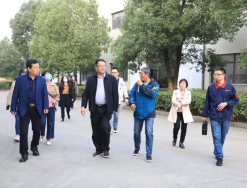 省发改委调研组莅临平博手机版工厂调研